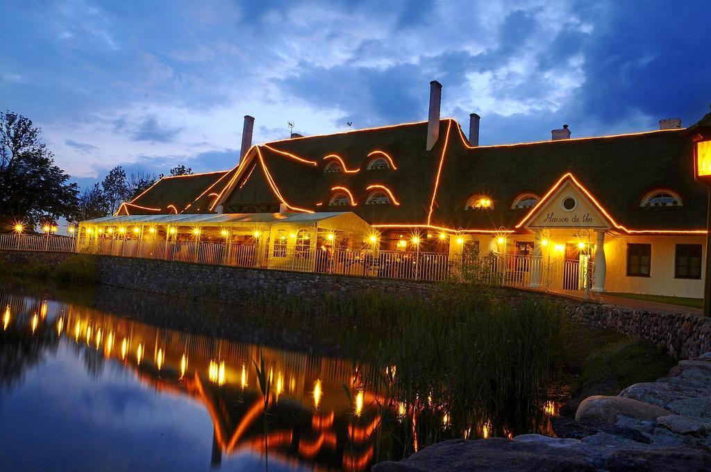 Hotel Dwor Chotynia Zewnętrze zdjęcie